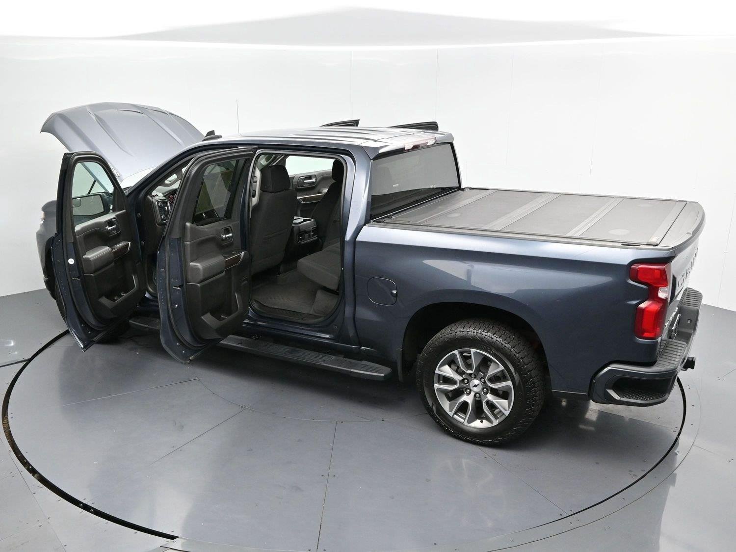 Used 2021 SHADOW GRAY METALLIC Chevrolet RST image 40