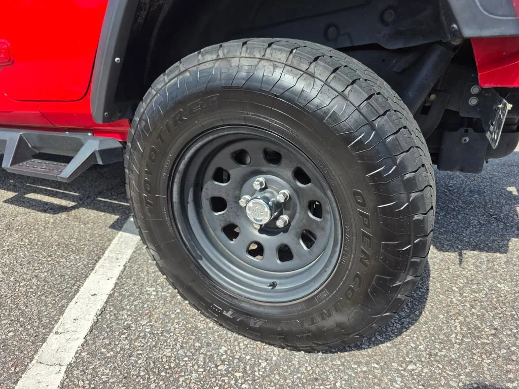 Used 2021 Red Jeep Sport Altitude 4x4 image 31