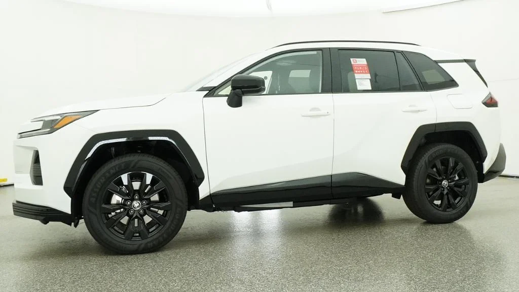 New 2026 Ice Cap Toyota SE image 9