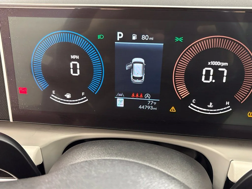 Used 2025 Blue Hyundai SEL image 31