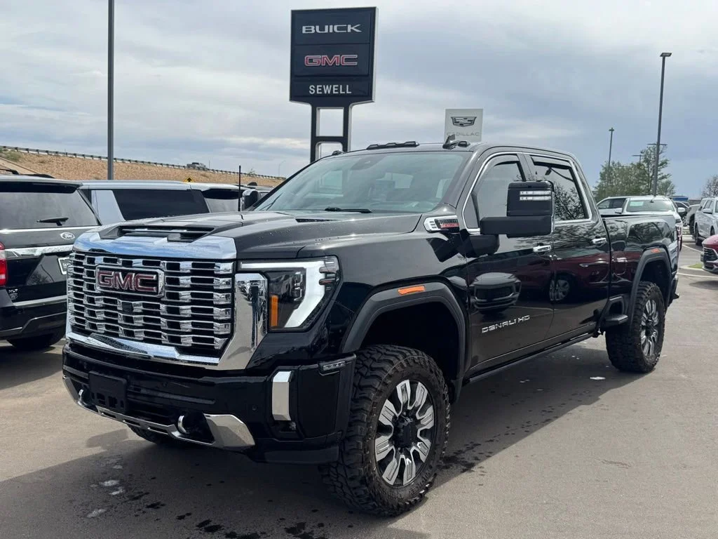 2024 GMC Sierra 4WD Crew Cab Standard Box Denali's photo