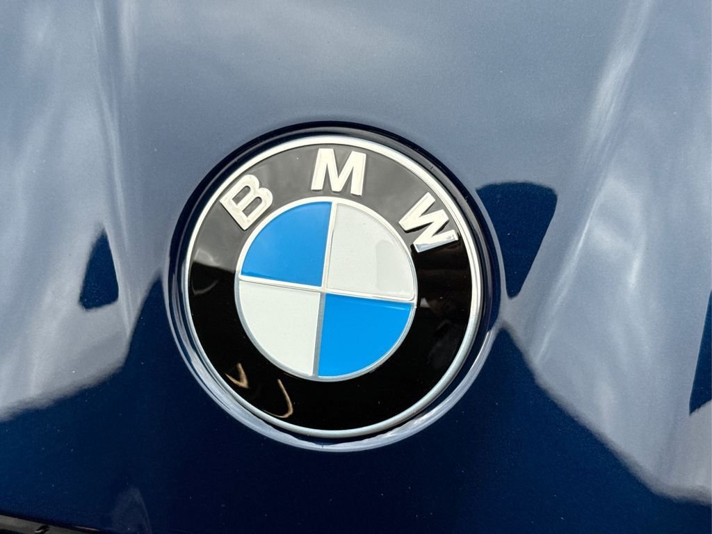 New 2026 Tanzanite Blue II Metallic BMW 530i image 18