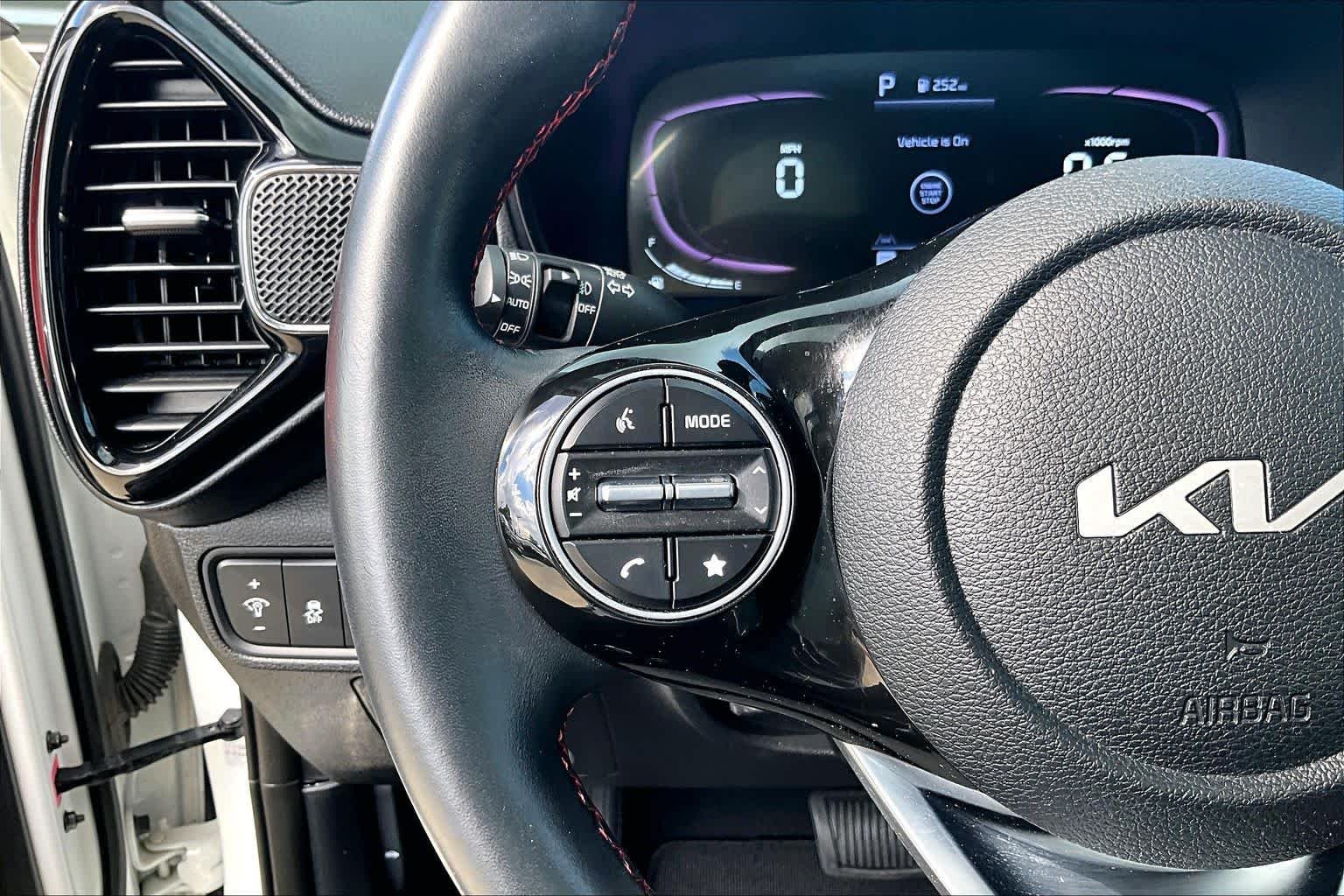 Used 2024 Snow White Pearl Kia GT-Line image 22