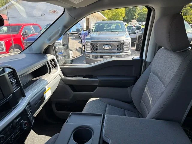 New 2027 Oxford White Ford F-350® XL image 30