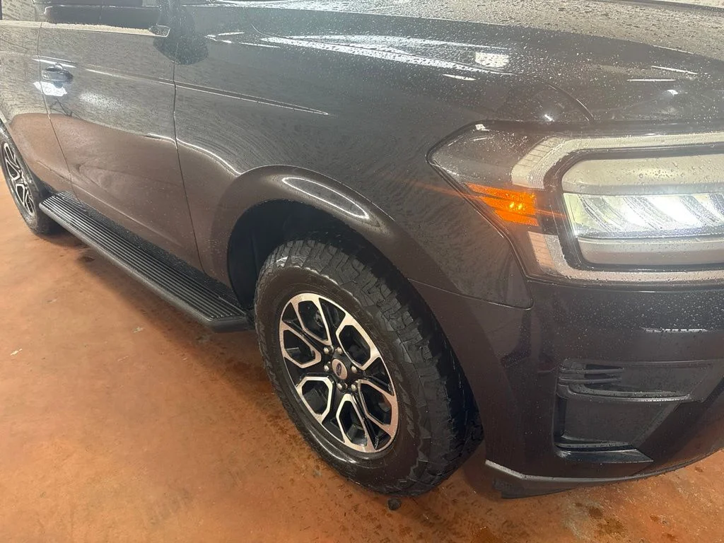 Used 2022 Agate Black Metallic Ford XLT image 9