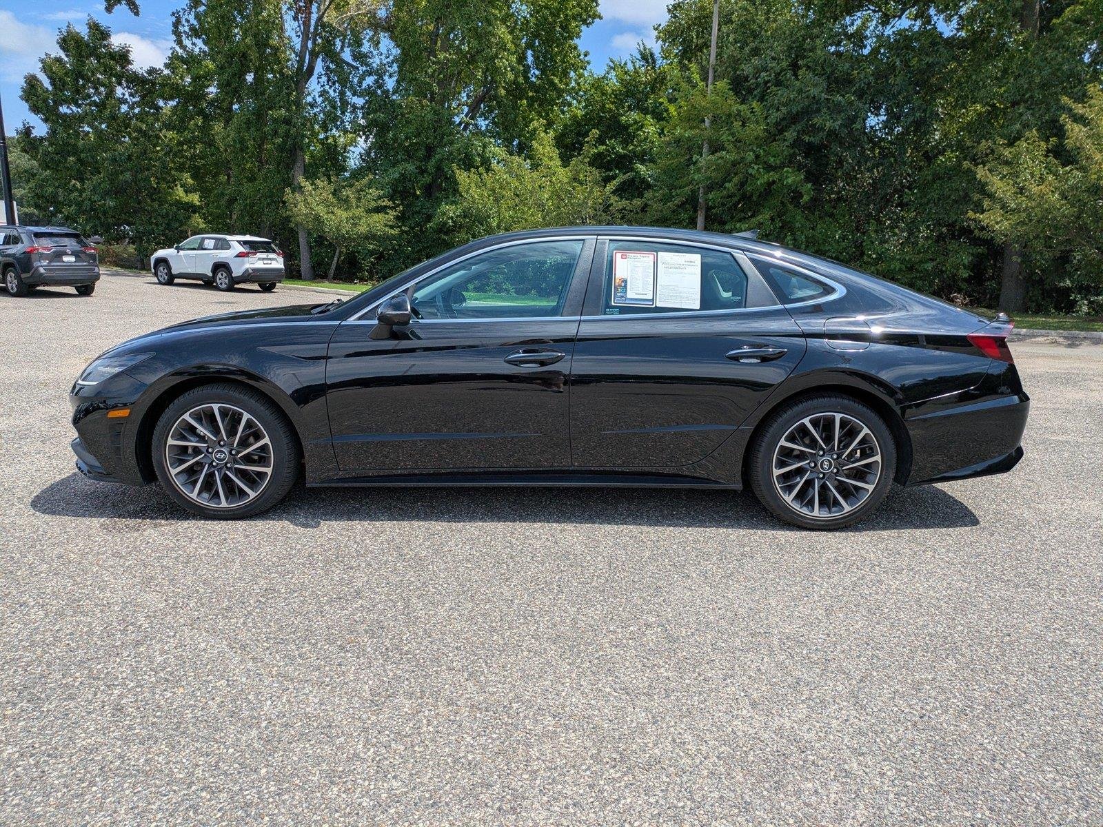 Used 2023 Onyx Black Hyundai Limited image 7