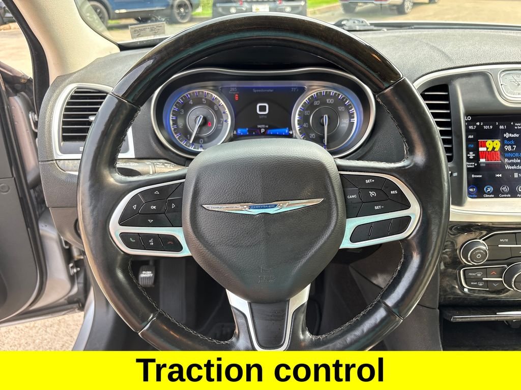 Used 2018 Silver Chrysler Limited image 24