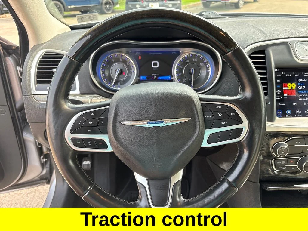 Used 2018 Silver Chrysler Limited image 24