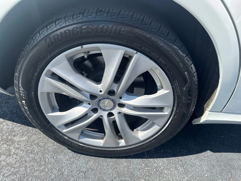 Used 2010 Diamond White Metallic Mercedes-Benz E 350 image 46