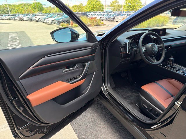 New 2026 Jet Black Mica Mazda 2.5 Turbo Meridian Edition AWD image 11