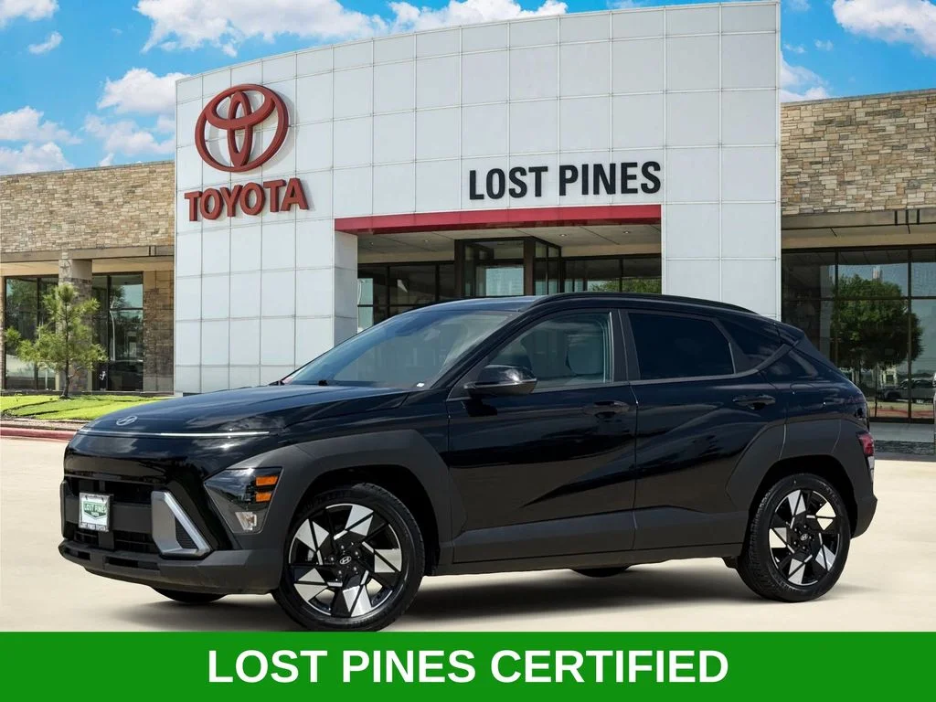 Used 2025 Black Hyundai SEL image 1