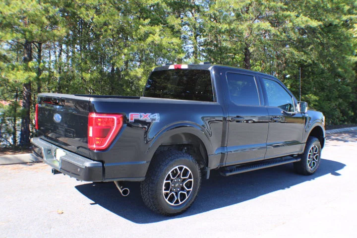 Used 2022  Ford LARIAT 4WD image 3