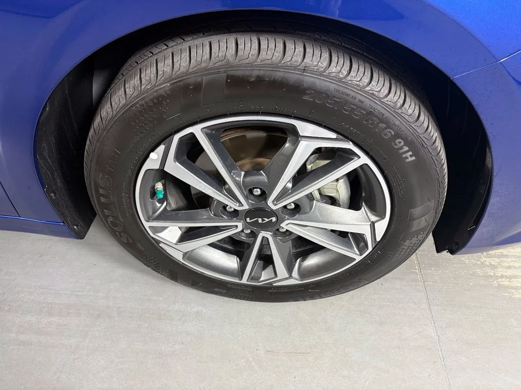 Used 2023 Blue Kia LXS image 11