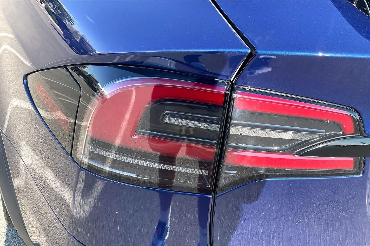 2022 Tesla Model X Long Range - Photo 26