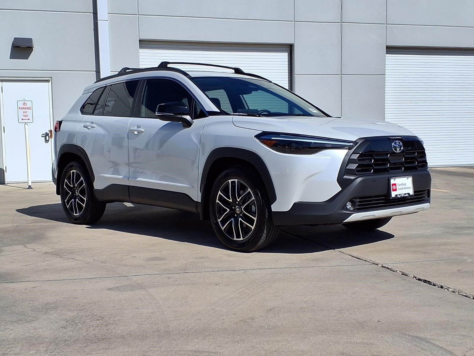 Certified Used 2026 WIND CHILL PEARL Toyota XLE image 3