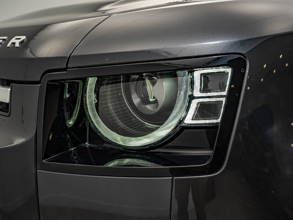Used 2024 Gray Land Rover S image 15