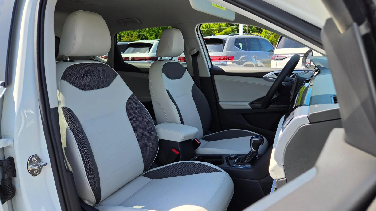 New 2026 Pure White Volkswagen SE image 50