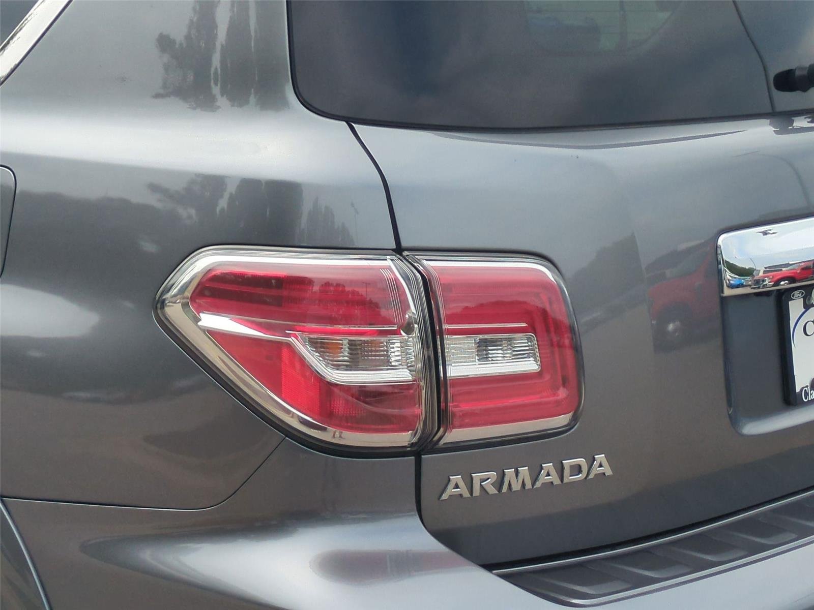 Used 2019 Gun Metallic Nissan Platinum image 12
