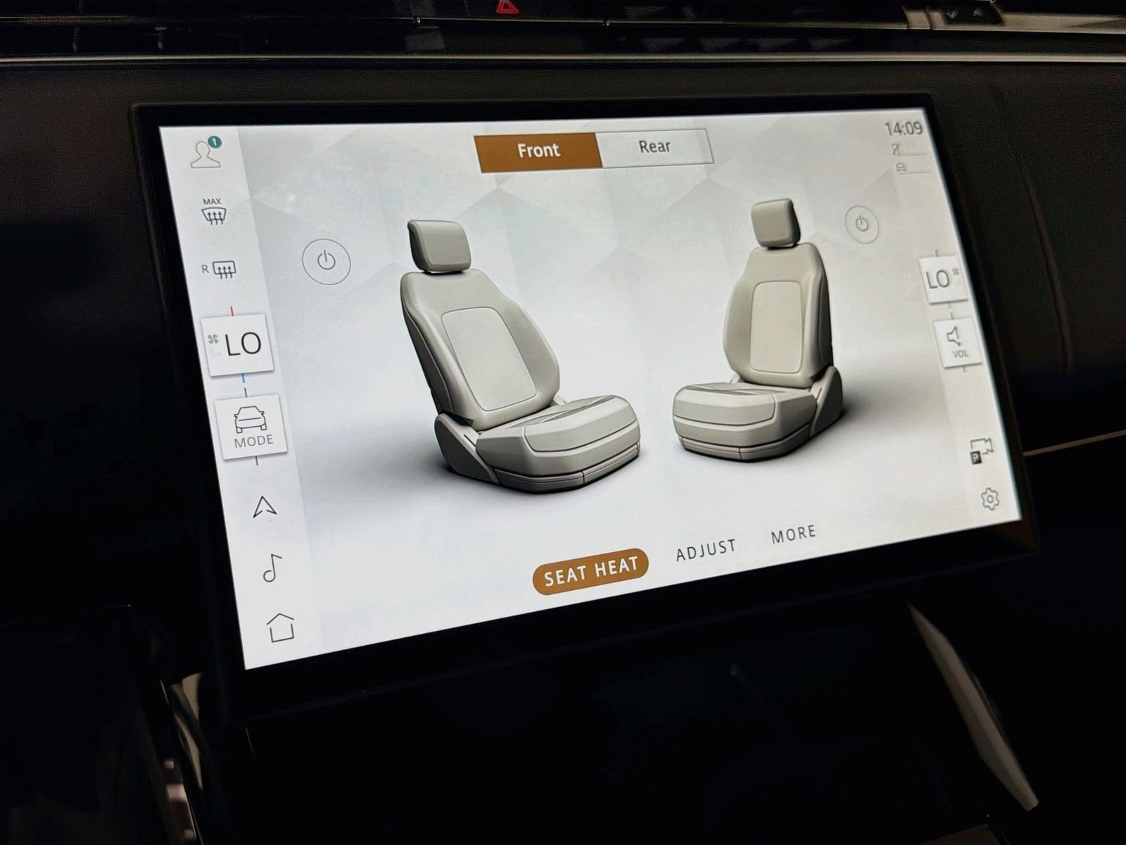 New 2026 Fuji White Land Rover Dynamic SE image 20