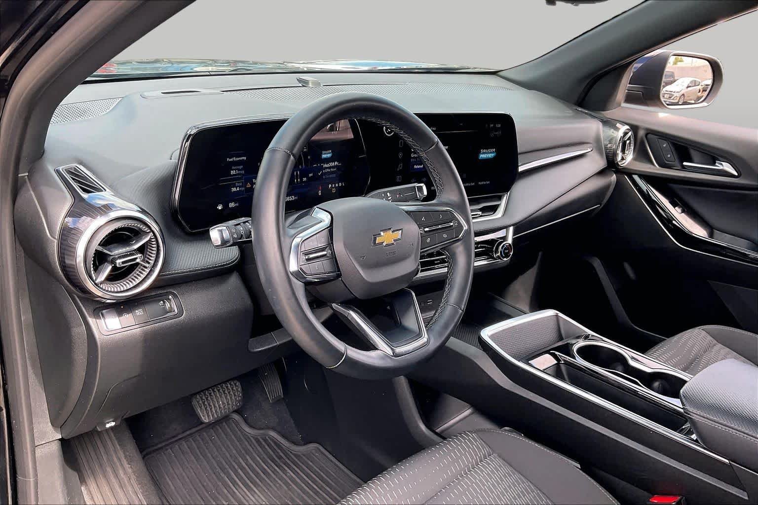 Used 2025 Mosaic Black Metallic Chevrolet FWD LT image 17