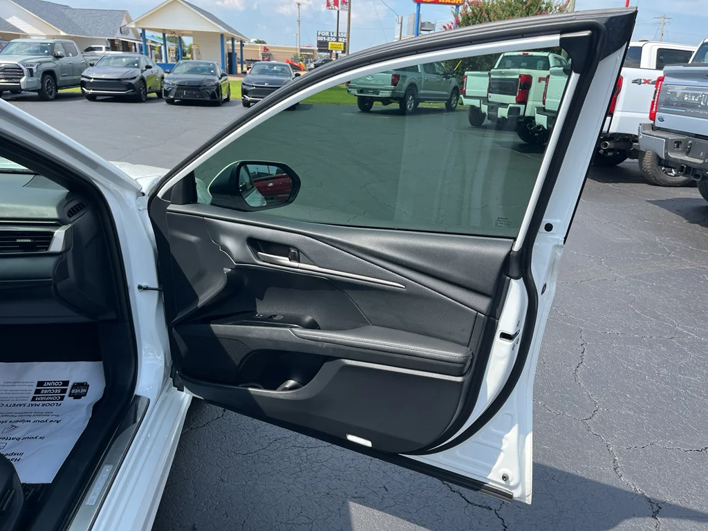 Certified Used 2025 Wind Chill Pearl Toyota XSE image 20
