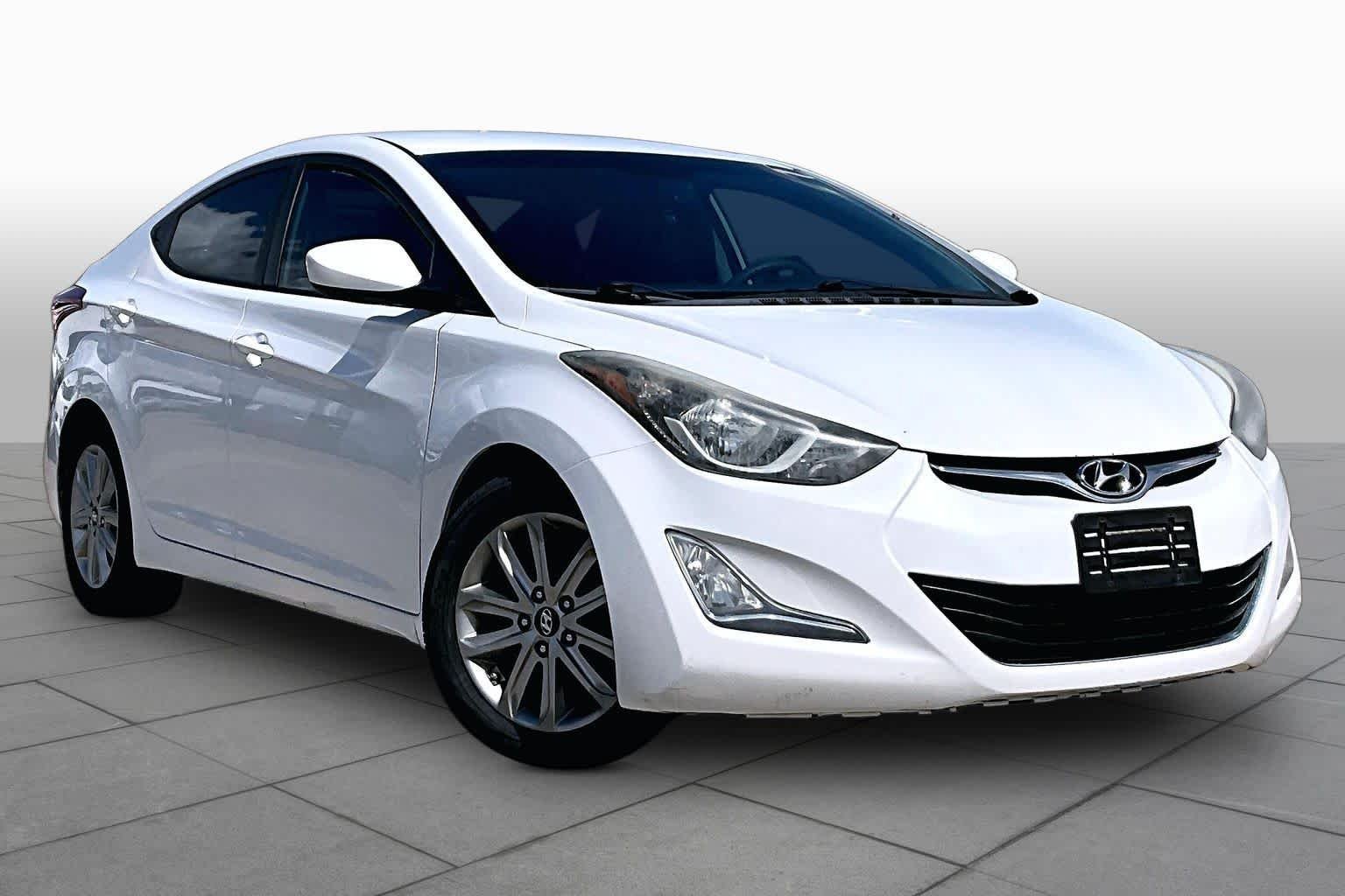 Used 2015 Quartz White Pearl Hyundai SE image 3