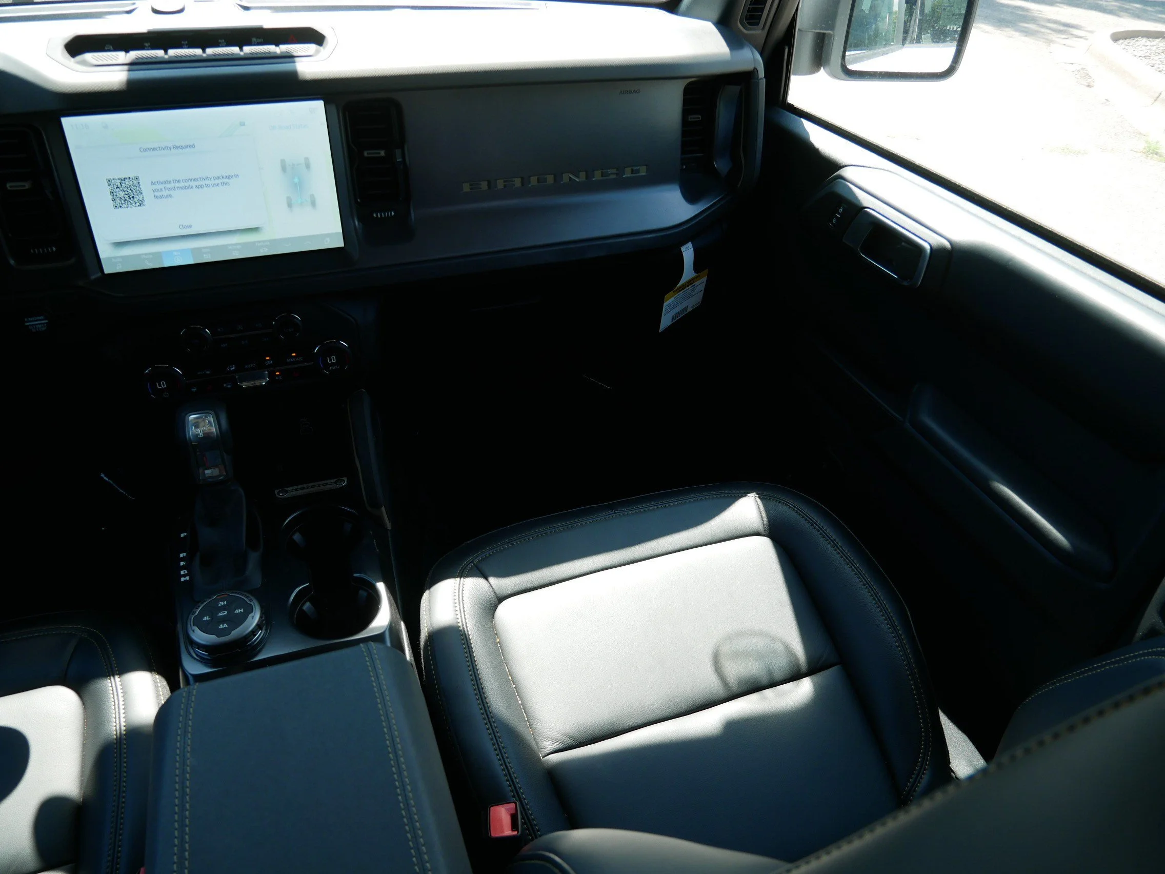 New 2026 Oxford White Ford Badlands image 11