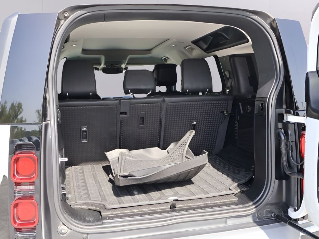 Used 2020 Fuji White Land Rover HSE image 15