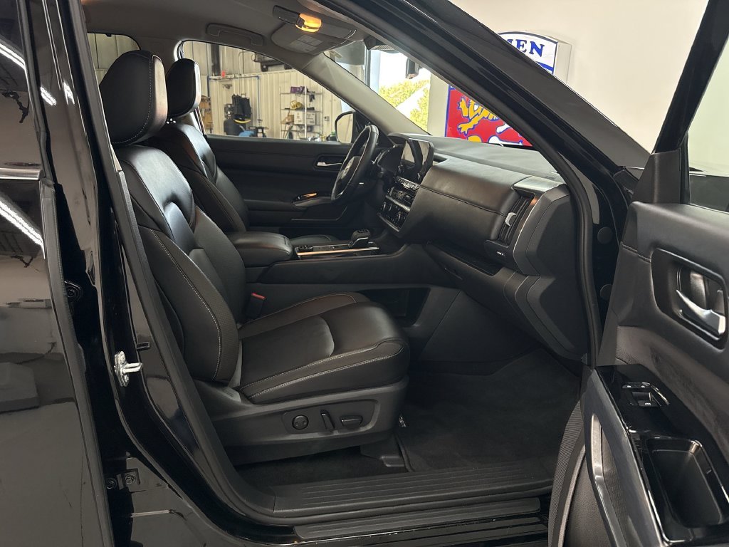 Certified Used 2025 Super Black Nissan SL image 18