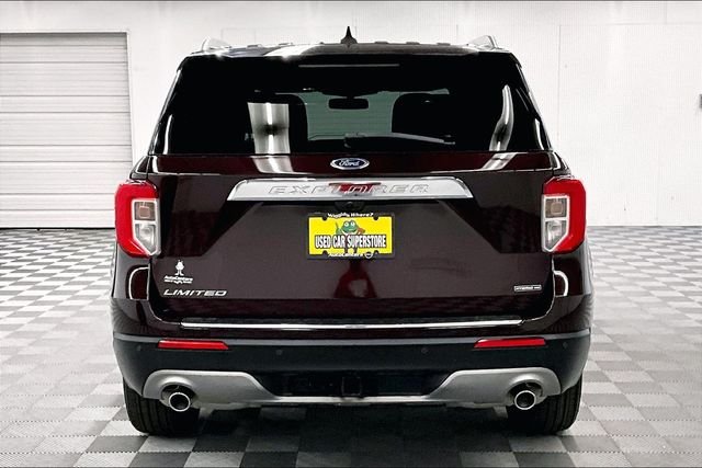 Used 2023 Jewel Red Metallic Tinted Clearcoat Ford Limited image 5