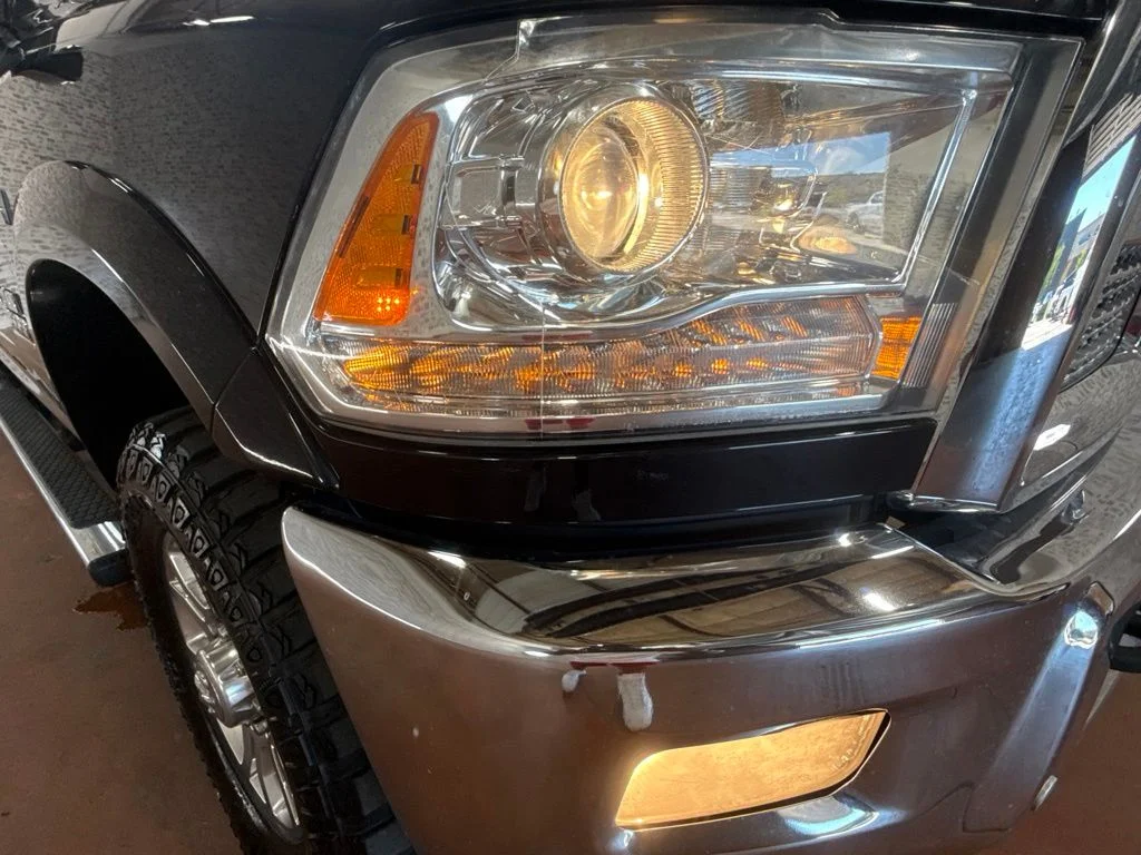 Used 2017 Brilliant Black Crystal Pearlcoat Ram Laramie image 9