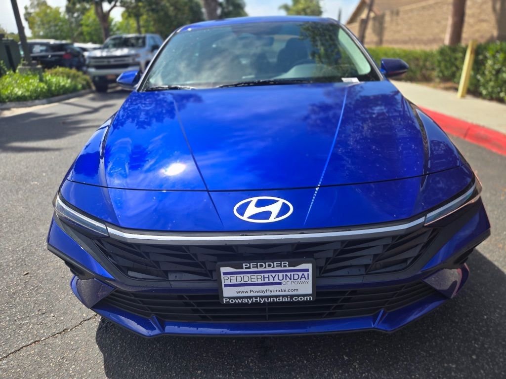 Used 2025 Blue Hyundai SE image 5