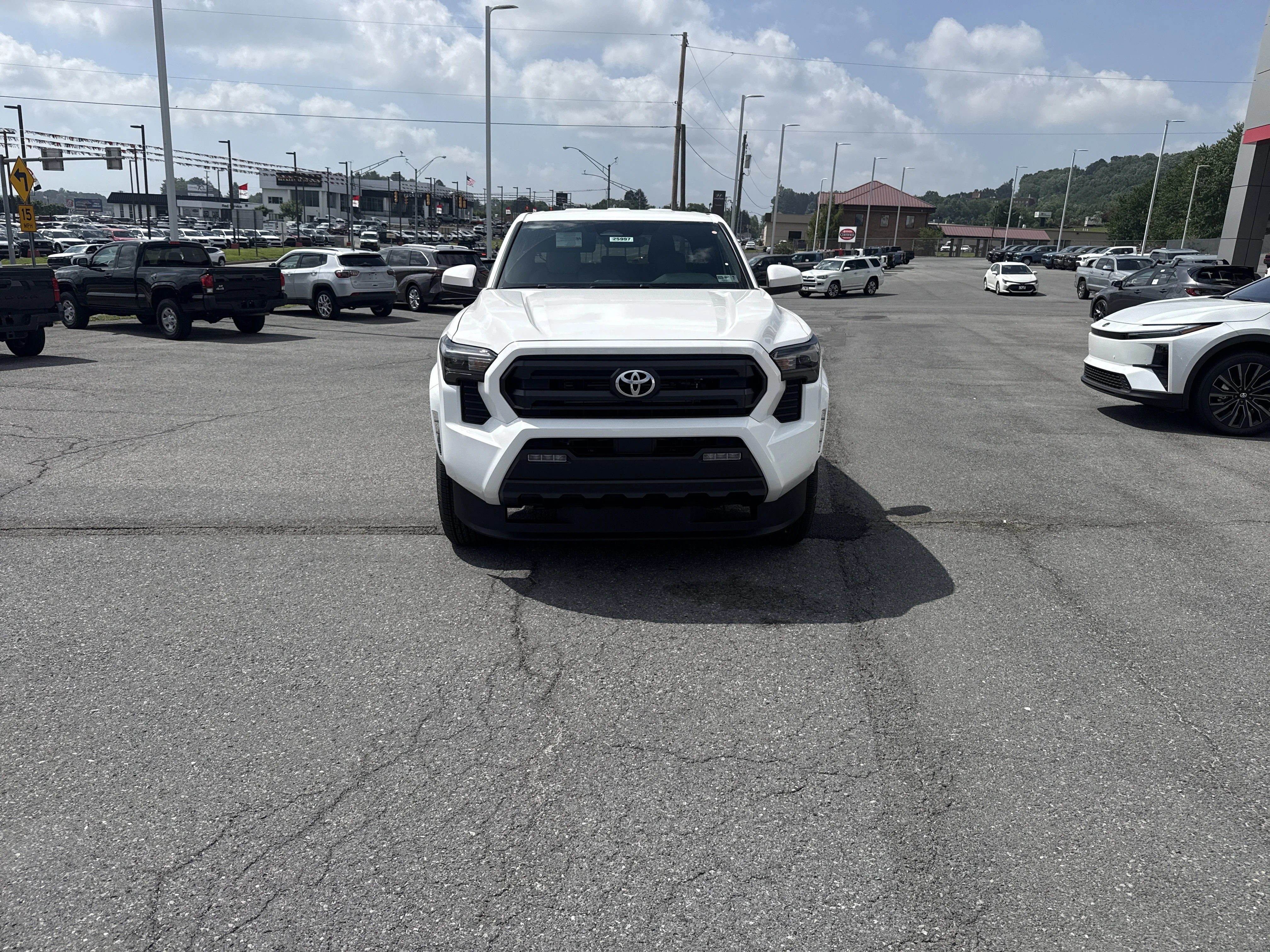 2026 Toyota Tacoma SR5 - Photo 10