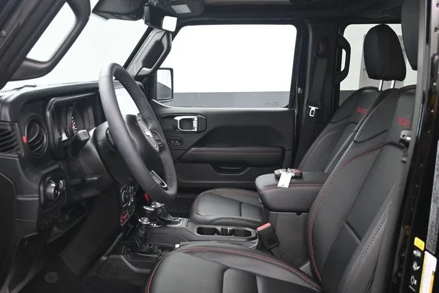 Certified Used 2025 Black Clearcoat Jeep Rubicon X image 6