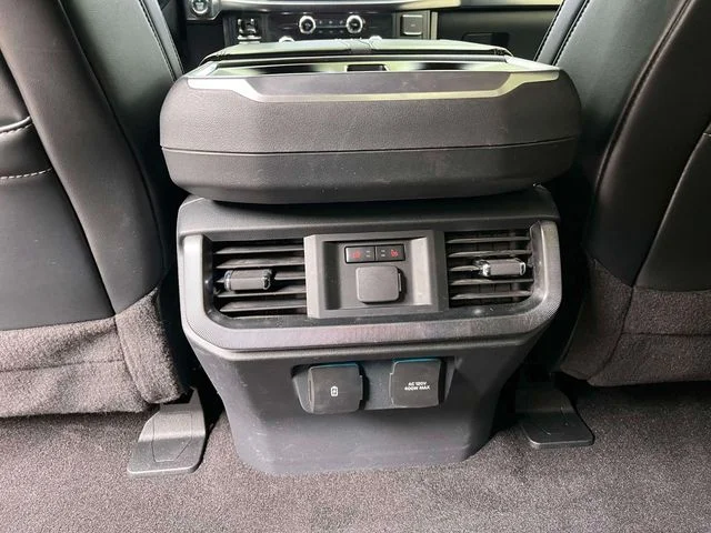 Used 2023 White Metallic Ford Platinum image 17