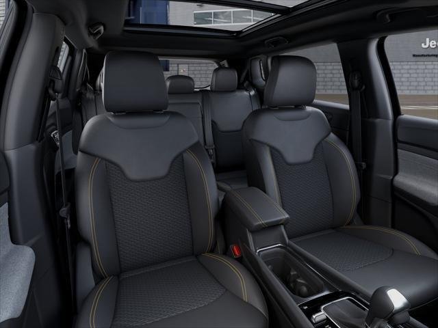 New 2026 Silver Zynith Metallic Clearcoat Jeep  image 9