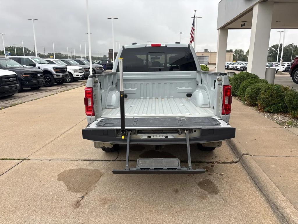 Used 2023 Avalanche Ford XLT image 10