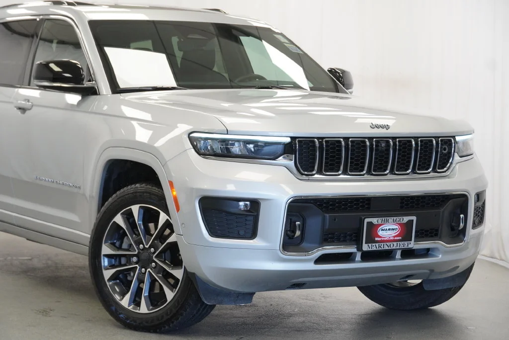 Used 2021 Silver Jeep Overland image 8