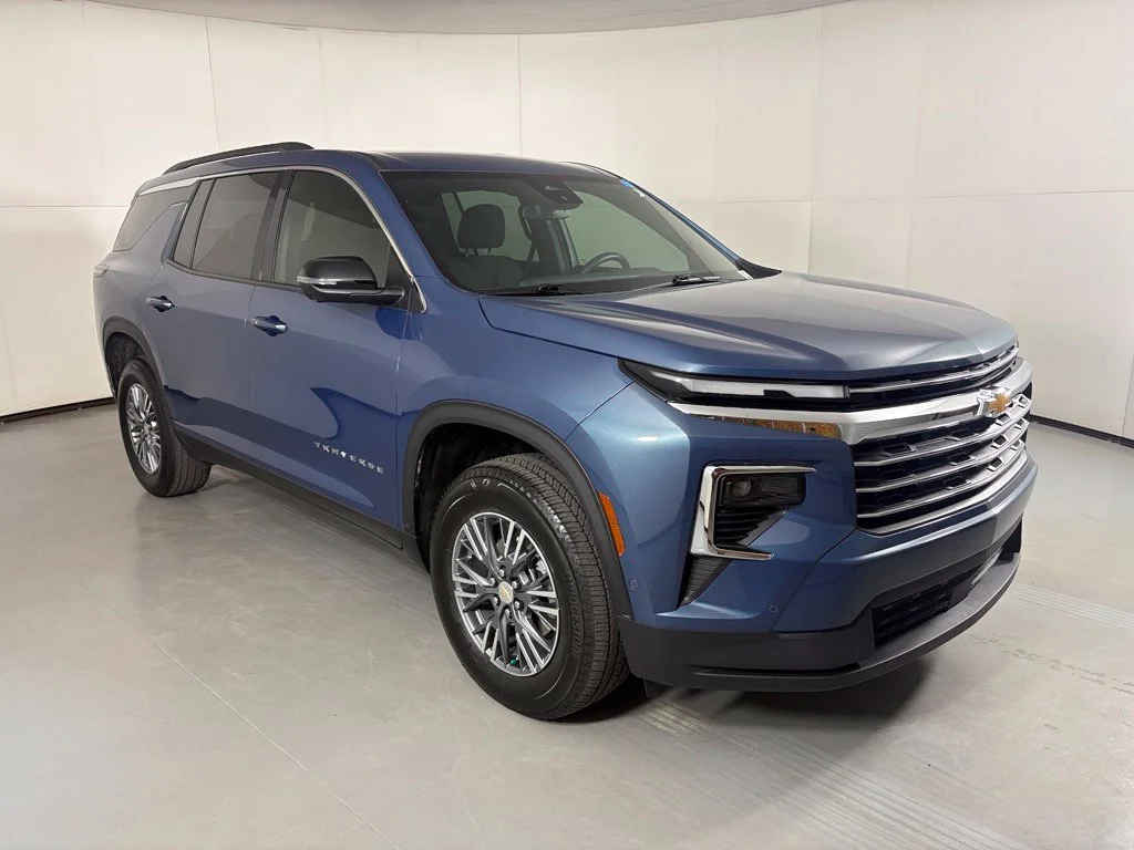 Used 2025 Blue Chevrolet LT image 2