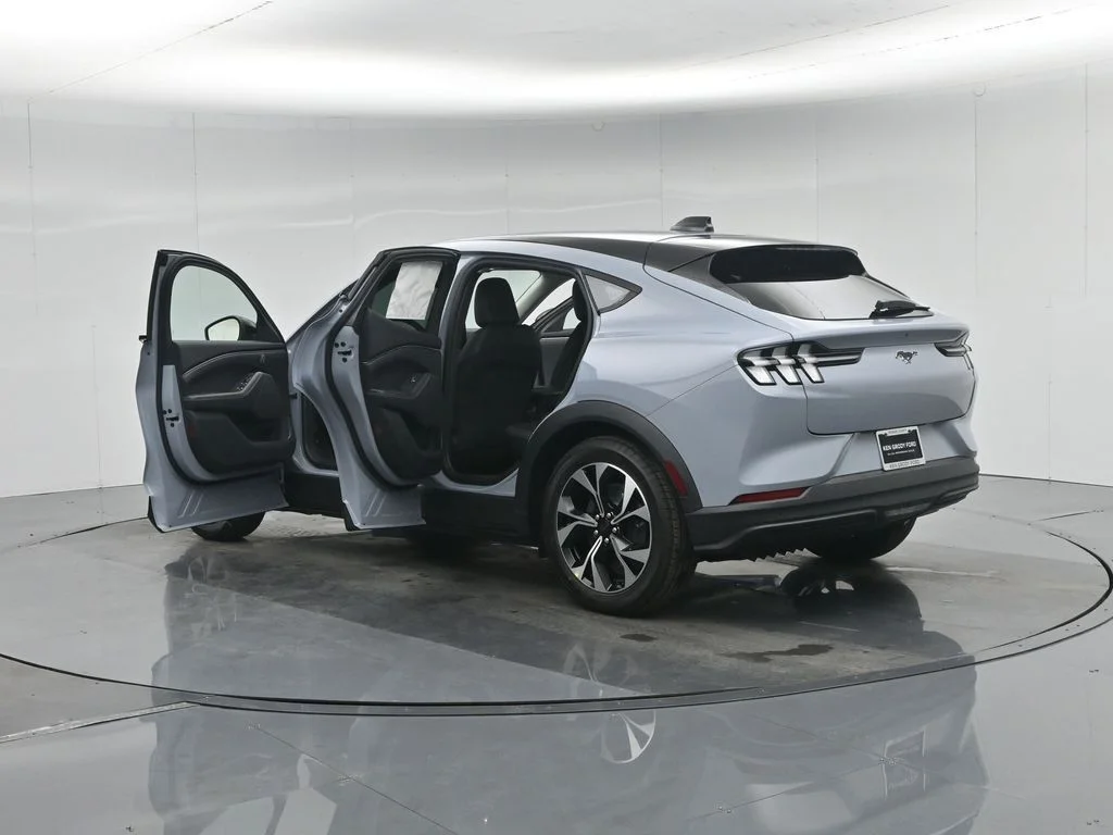 New 2026 Gray Ford Select image 61