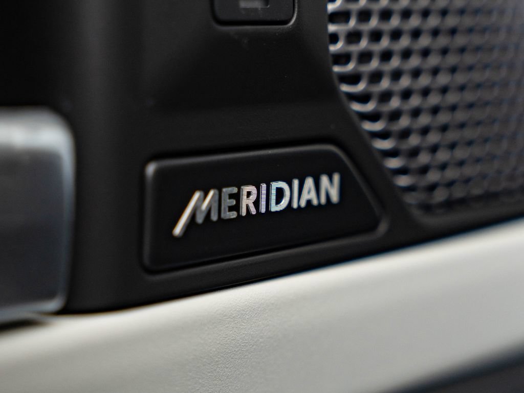 Used 2024 Tasman Blue Metallic Land Rover S image 26