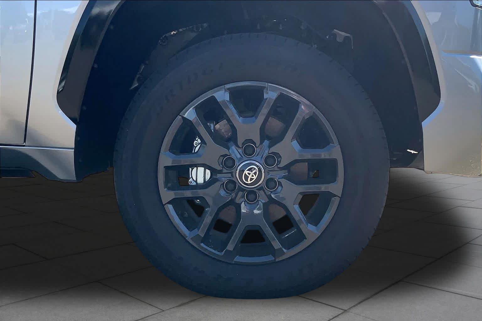 New 2026 Celestial Silver Metallic Toyota Platinum image 11