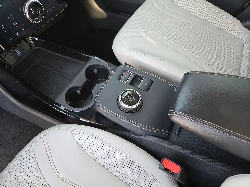 Used 2022 White Ford Premium image 25