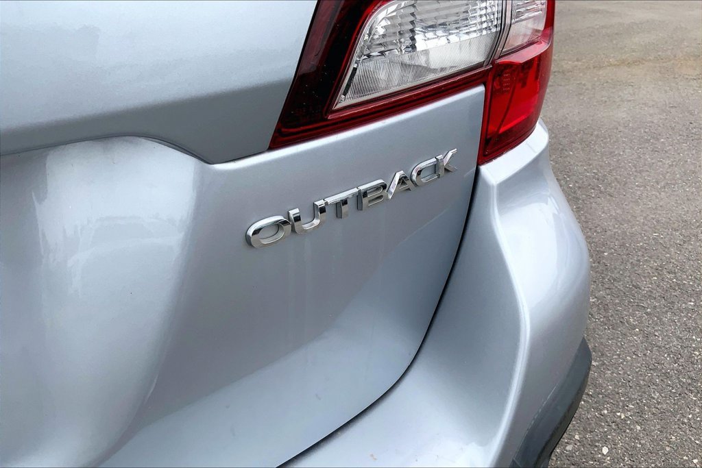 Used 2019 Silver Subaru 2.5i image 24