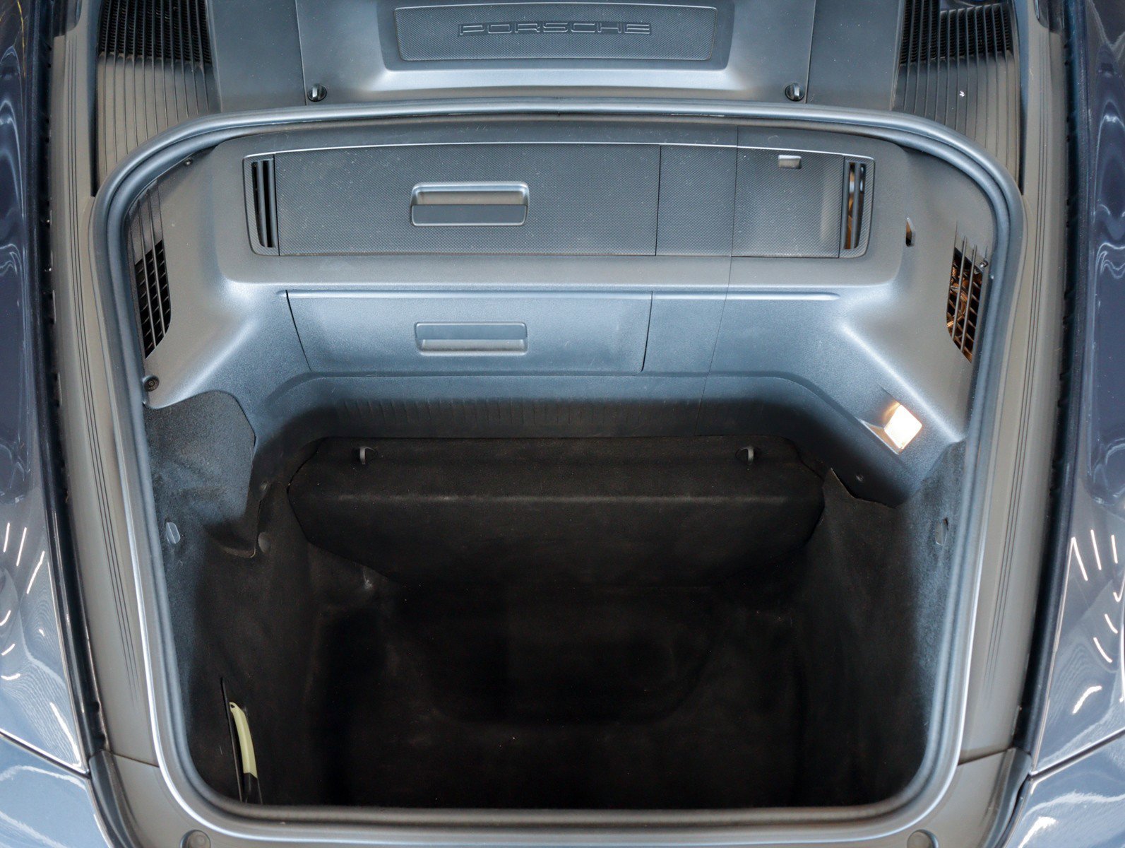 Used 2009 Atlas Grey Metallic Porsche Cpe Carrera w/PDK transmission image 19