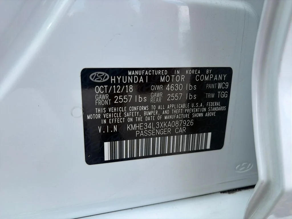 Used 2019 White Hyundai Limited image 31