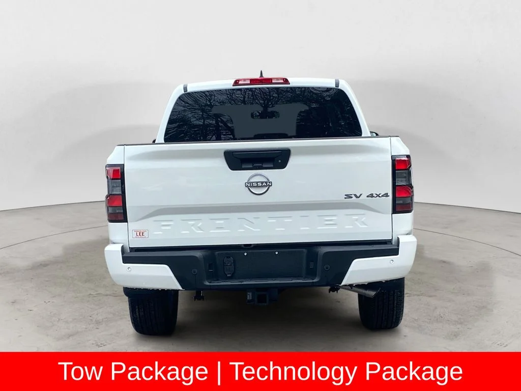 Certified Used 2023 Glacier White Nissan  image 5
