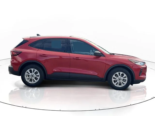 Used 2025 Red Ford Active image 4