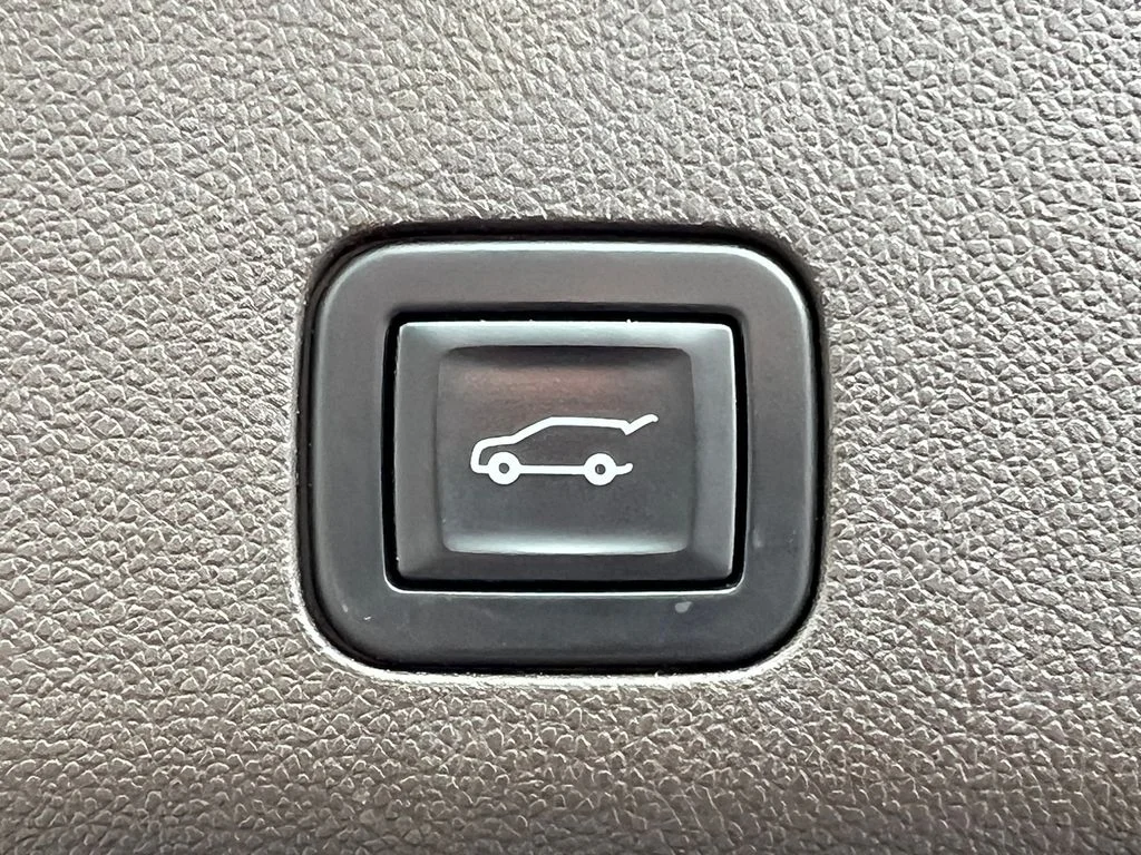 Used 2021 Gray Chevrolet LT image 41