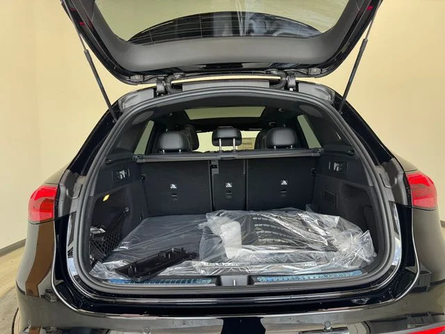 New 2027 Black Mercedes-Benz GLC 300 image 8
